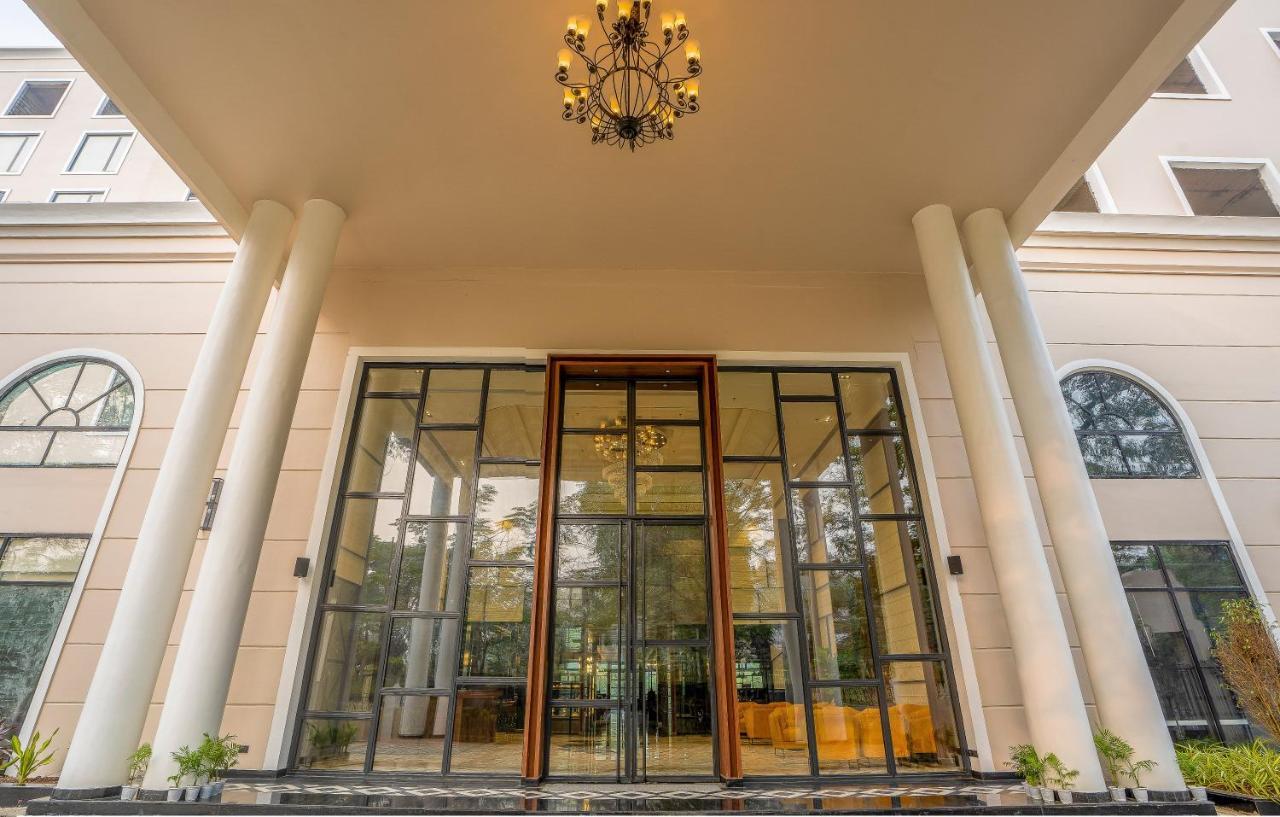 Hotel Polo Towers Агартала Екстериор снимка