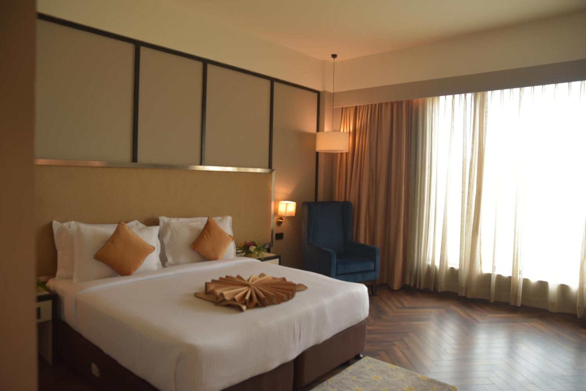 Hotel Polo Towers Агартала Екстериор снимка