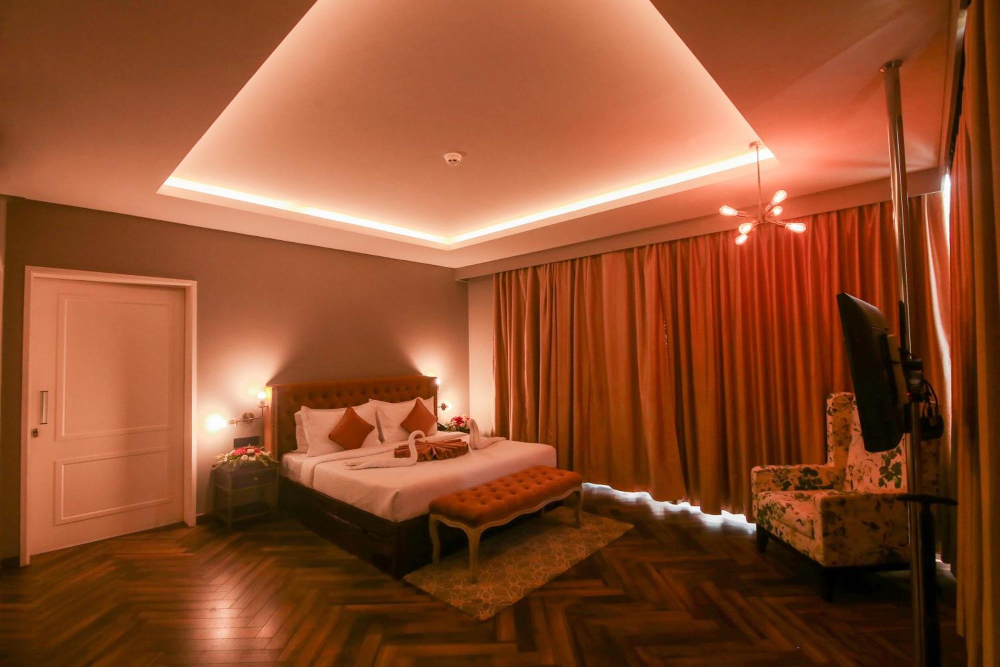 Hotel Polo Towers Агартала Екстериор снимка