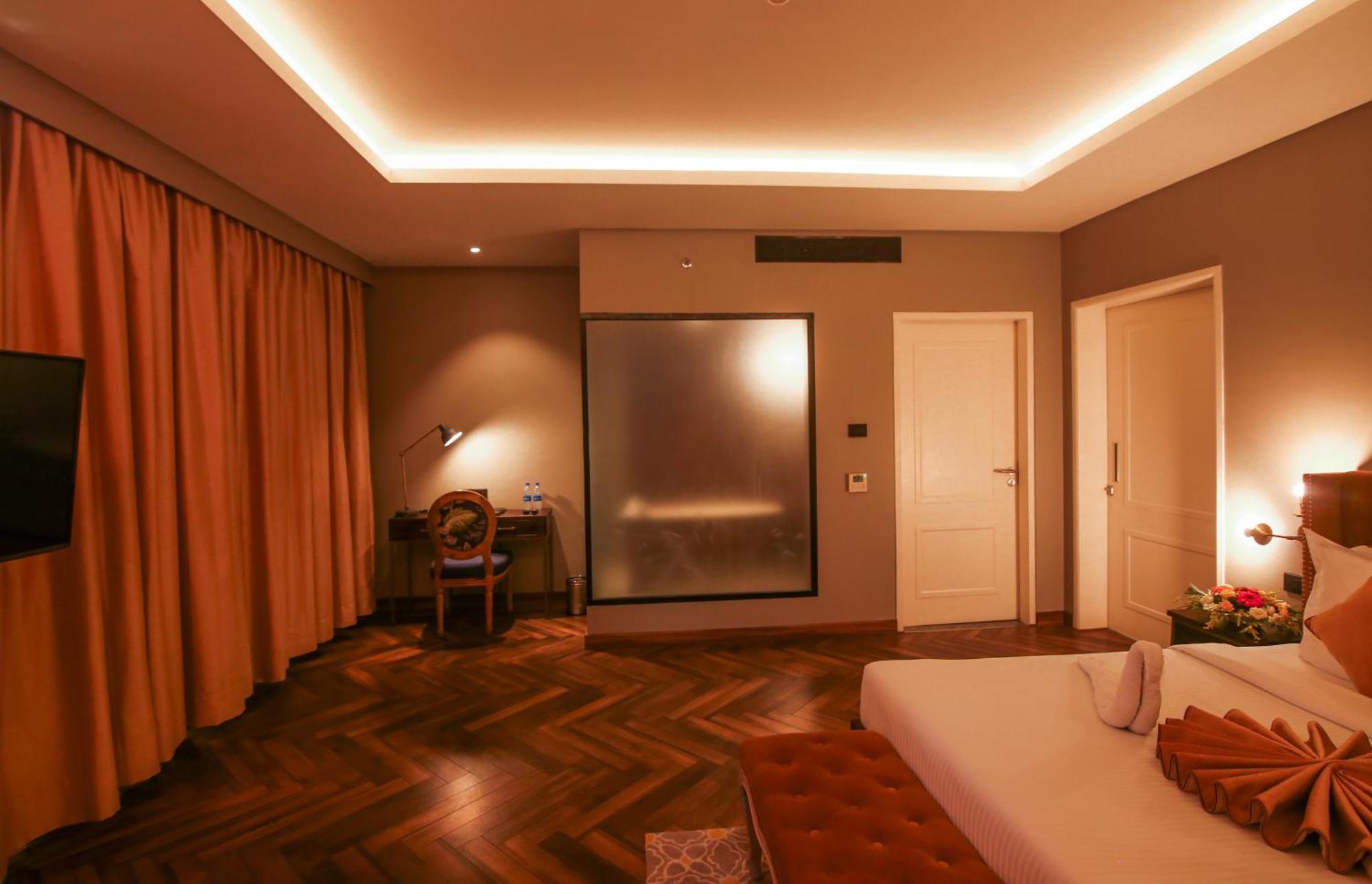 Hotel Polo Towers Агартала Екстериор снимка