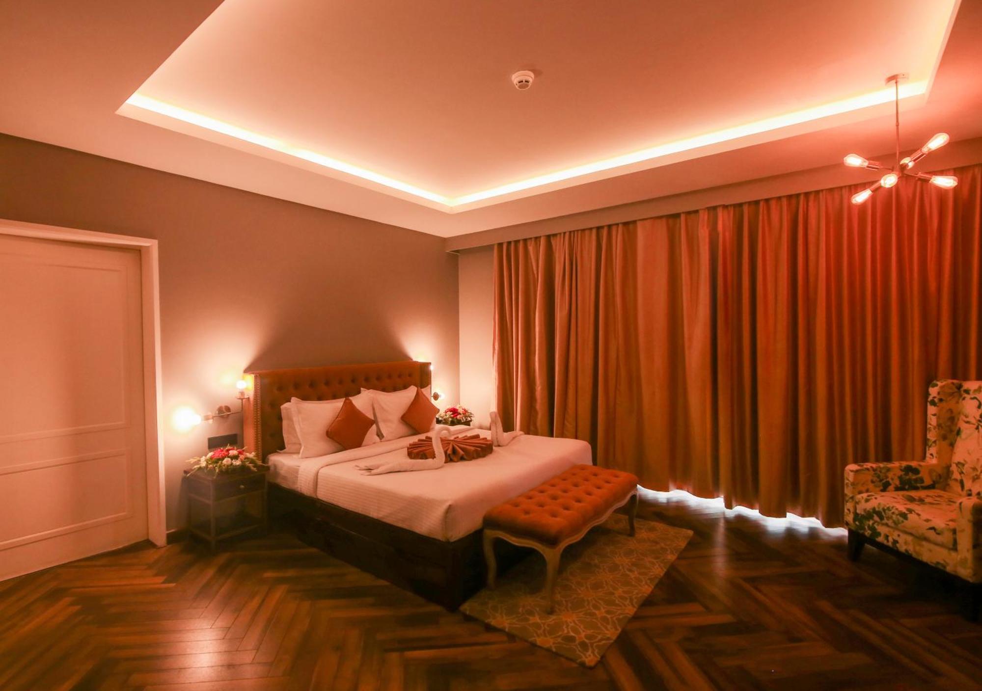 Hotel Polo Towers Агартала Екстериор снимка